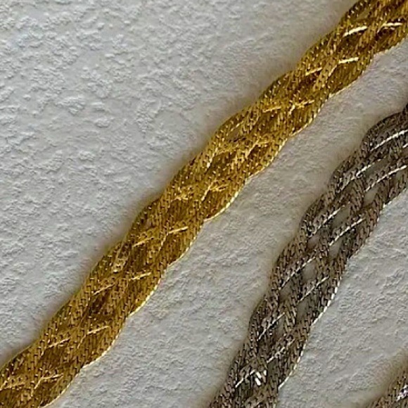 Elegant Gold Braided Necklace, Handcrafted Intricate Weave, P… - Picture 4 of 5